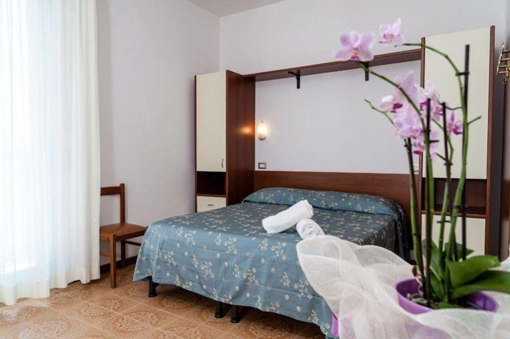 Hotel Sayonara Senigália Exterior foto
